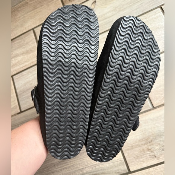 Time And Tru NWOT Women’s Black Slide On Potato Shoes 10 - Picture 3 of 5